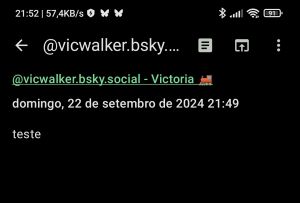 Tela do app Feeder no celular com um post da conta VicWalker do Bluesky escrito teste.